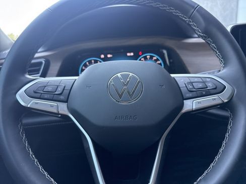 Used 2024 Volkswagen Atlas SE FWD image 23