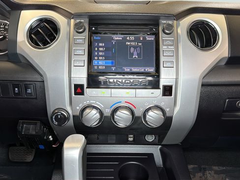 Used 2015 Toyota Tundra SR5 w/ SR5 Upgrade Package AWD/4WD image 16