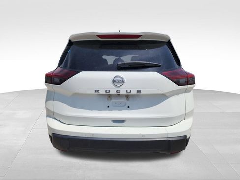 Used 2024 Nissan Rogue S FWD image 7