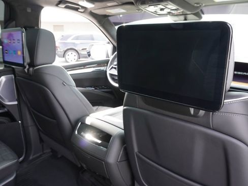 Certified 2025 Cadillac Escalade Sport Platinum w/ LPO, ONYX Package image 11