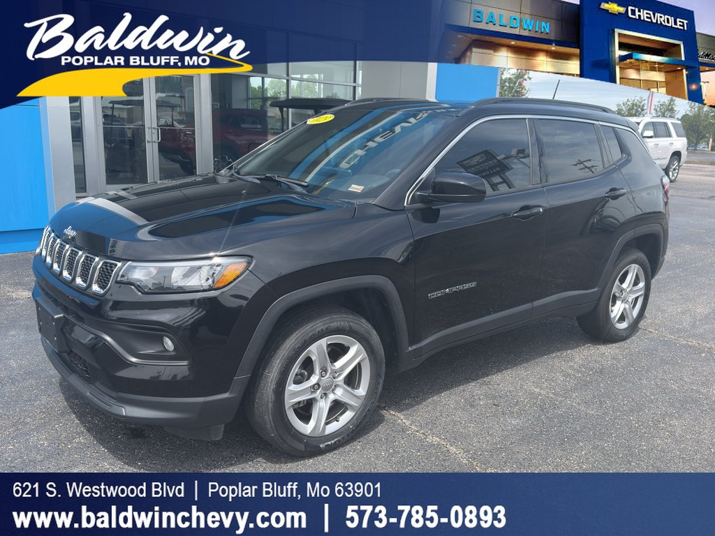 Used 2023 Jeep Compass Latitude w/ Sun and Sound Group AWD/4WD image 1