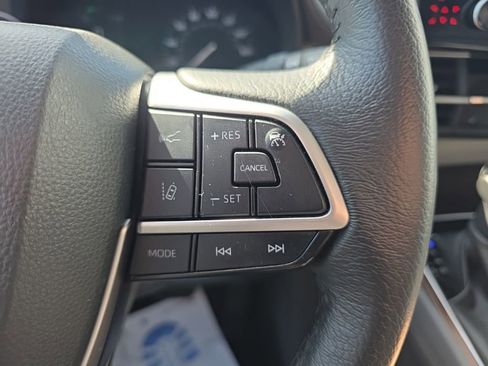 Used 2024 Toyota Sienna XLE image 24