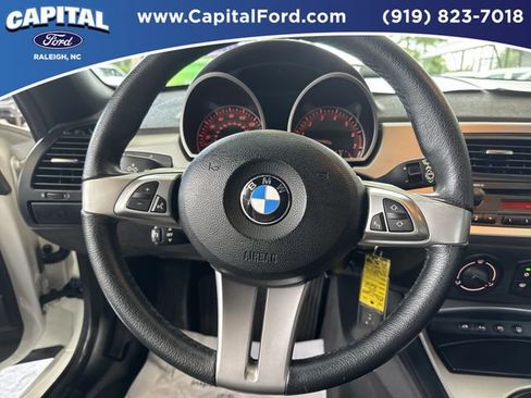 Used 2005 BMW Z4 2.5i RWD image 22