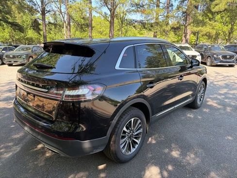 Used 2023 Lincoln Nautilus Reserve w/ Cargo Utility Package AWD/4WD image 5
