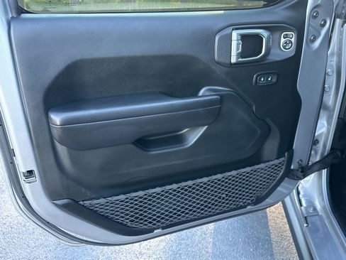 Used 2018 Jeep Wrangler Unlimited Rubicon image 10