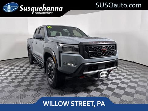 Used 2023 Nissan Frontier PRO-4X w/ Pro Convenience Package image 1