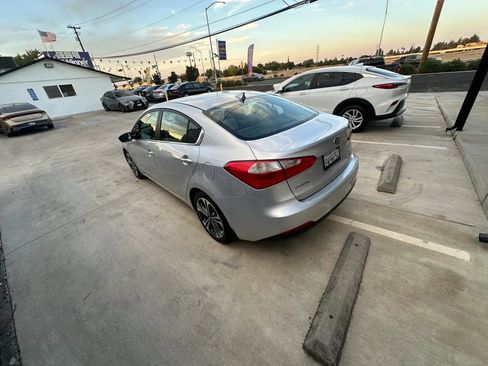 Used 2015 Kia Forte EX w/ UVO Package W/17" Alloys FWD image 11