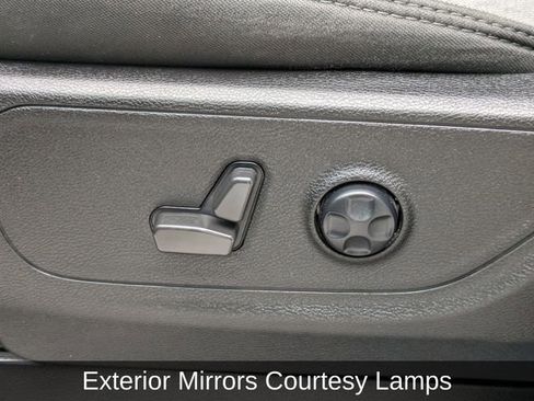 Used 2021 RAM 1500 Big Horn RWD image 22