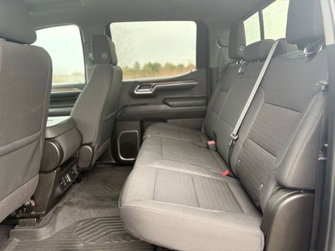 Used 2022 Chevrolet Silverado 1500 LT AWD/4WD image 30