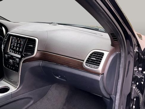 Used 2014 Jeep Grand Cherokee Overland w/ Advanced Technology Group AWD/4WD image 18