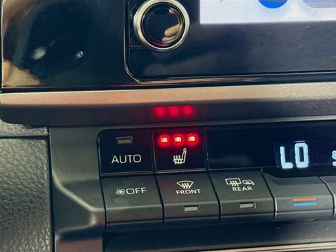 Used 2026 Toyota Camry Hybrid FWD image 21