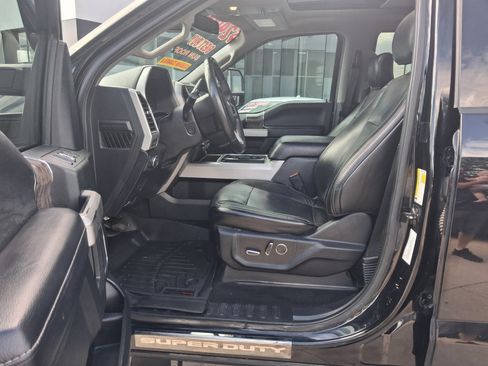 Used 2019 Ford F250 Lariat w/ Lariat Ultimate Package AWD/4WD image 4