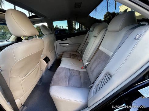 Used 2012 Toyota Camry XLE image 26