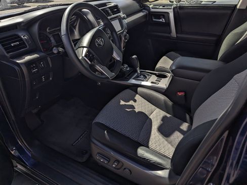 Used 2016 Toyota 4Runner SR5 AWD/4WD image 10