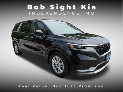 Used 2024 Kia Carnival LX FWD image 12