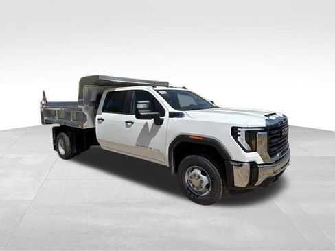 New 2026 GMC Sierra 3500 Pro w/ Convenience Package AWD/4WD image 3