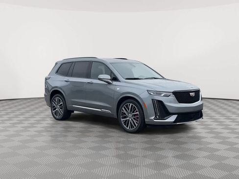 Certified 2023 Cadillac XT6 Sport w/ Technology Package image 2