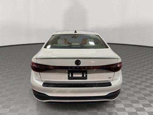 New 2026 Volkswagen Jetta SE image 4