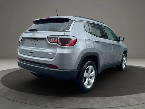 Used 2018 Jeep Compass Latitude w/ Popular Equipment Group AWD/4WD image 5