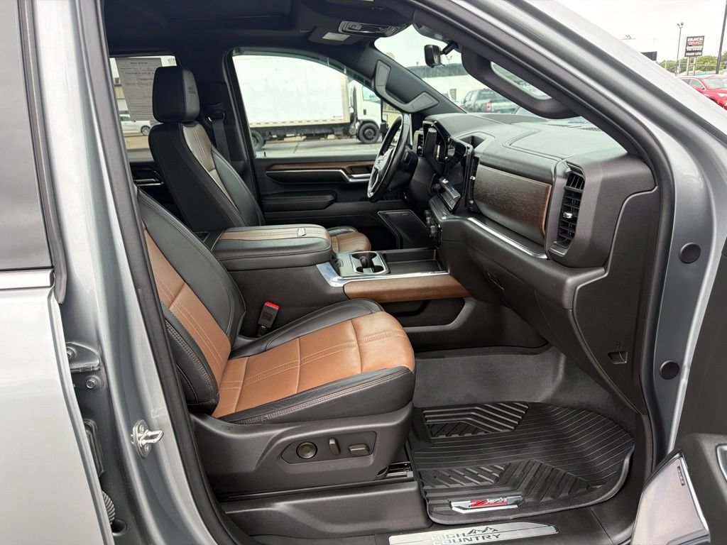 Used 2024 Chevrolet Silverado 3500 High Country w/ High Country Premium Package AWD/4WD image 10