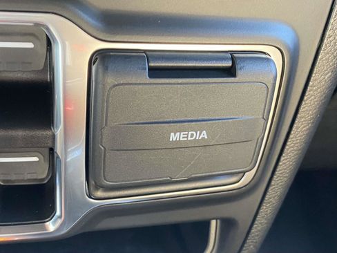 Used 2022 Jeep Wrangler Unlimited Sahara w/ Cold Weather Group image 4