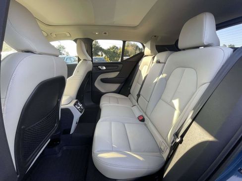 Certified 2023 Volvo XC40 B5 Plus w/ Protection Package Premier AWD/4WD image 13