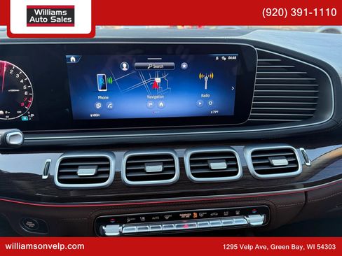 Used 2024 Mercedes-Benz GLE 450e 4MATIC w/ AMG Line Exterior image 3