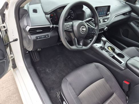 Used 2024 Nissan Altima 2.5 S FWD image 15