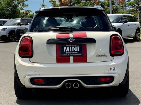 Used 2019 MINI Cooper S w/ Signature Upholstery Package image 4