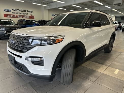 Used 2023 Ford Explorer XLT w/ Equipment Group 202A image 15