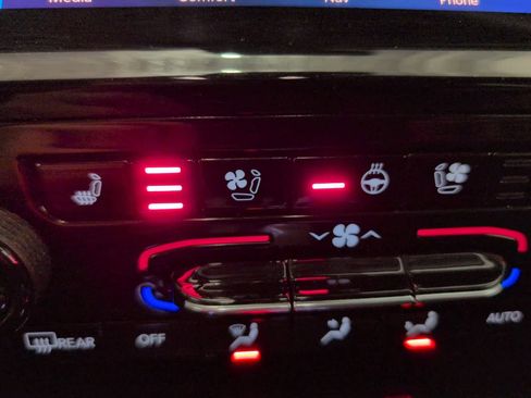 Used 2022 Jeep Grand Cherokee Limited 4xe w/ Luxury Tech Group II image 24