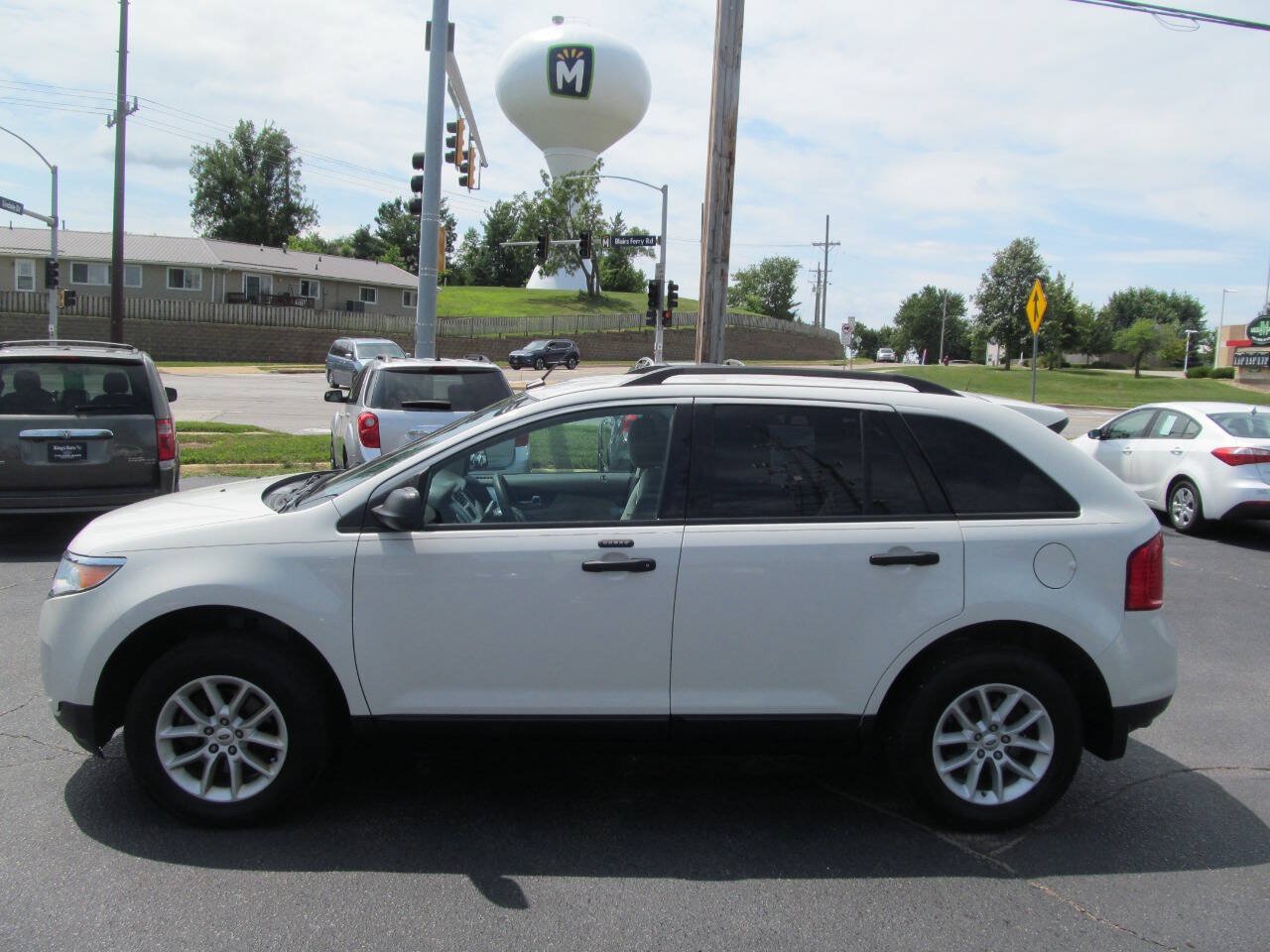 Used 2013 Ford Edge SE FWD image 2