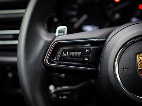 Used 2022 Porsche Macan S w/ Premium Package Plus image 29