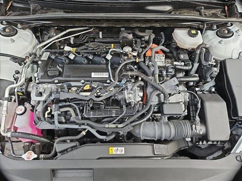 Used 2025 Toyota Camry SE FWD image 28
