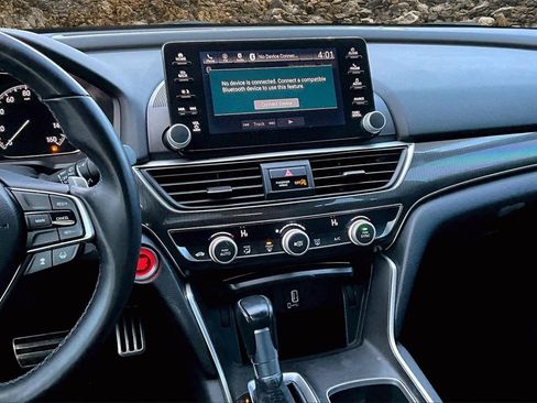 Used 2018 Honda Accord Sport image 6