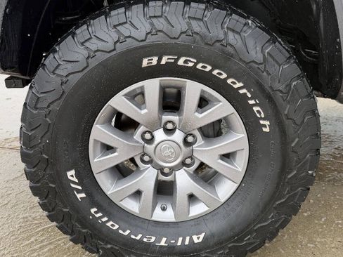 Used 2019 Toyota Tacoma SR5 image 37