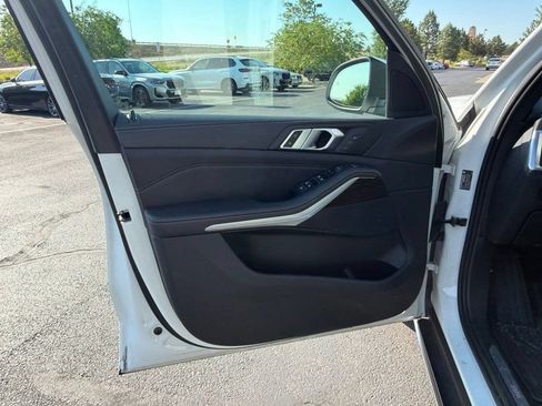 Used 2024 BMW X5 xDrive40i AWD/4WD image 9