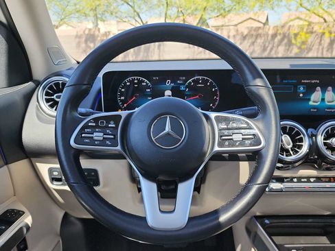 Used 2021 Mercedes-Benz GLB 250 4MATIC image 14