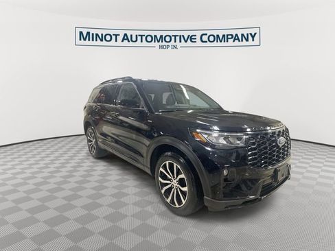 Used 2025 Ford Explorer ST-Line image 2