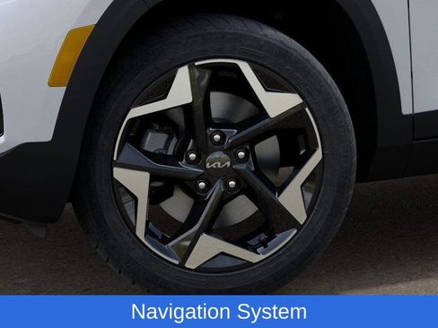 Used 2025 Kia Seltos EX image 10
