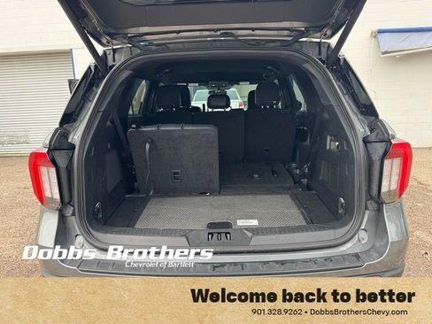 Used 2025 Ford Explorer ST-Line w/ ST-Line Street Pack AWD/4WD image 34