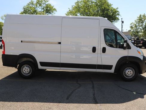 Used 2024 RAM ProMaster 2500 w/ Convenience Group FWD image 14