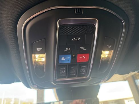 New 2025 Jeep Grand Cherokee L Limited w/ Luxury Tech Group II image 15