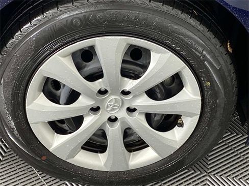 Used 2023 Toyota Corolla LE image 28