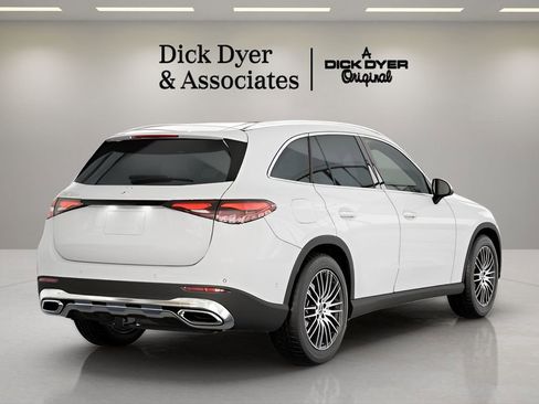 Used 2026 Mercedes-Benz GLC 300 image 11