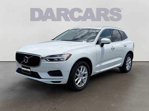 Used 2019 Volvo XC60 T5 Momentum w/ Multimedia Package AWD/4WD image 3