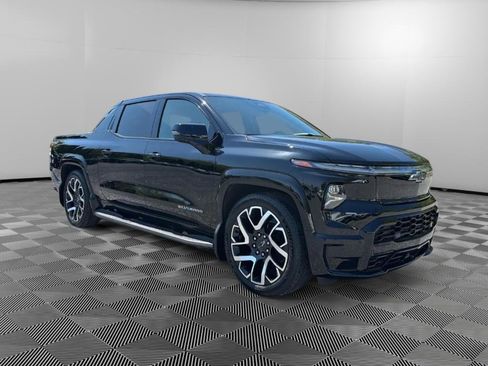 Used 2024 Chevrolet Silverado EV RST AWD/4WD image 2