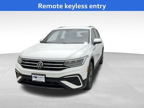 Used 2022 Volkswagen Tiguan SE image 8