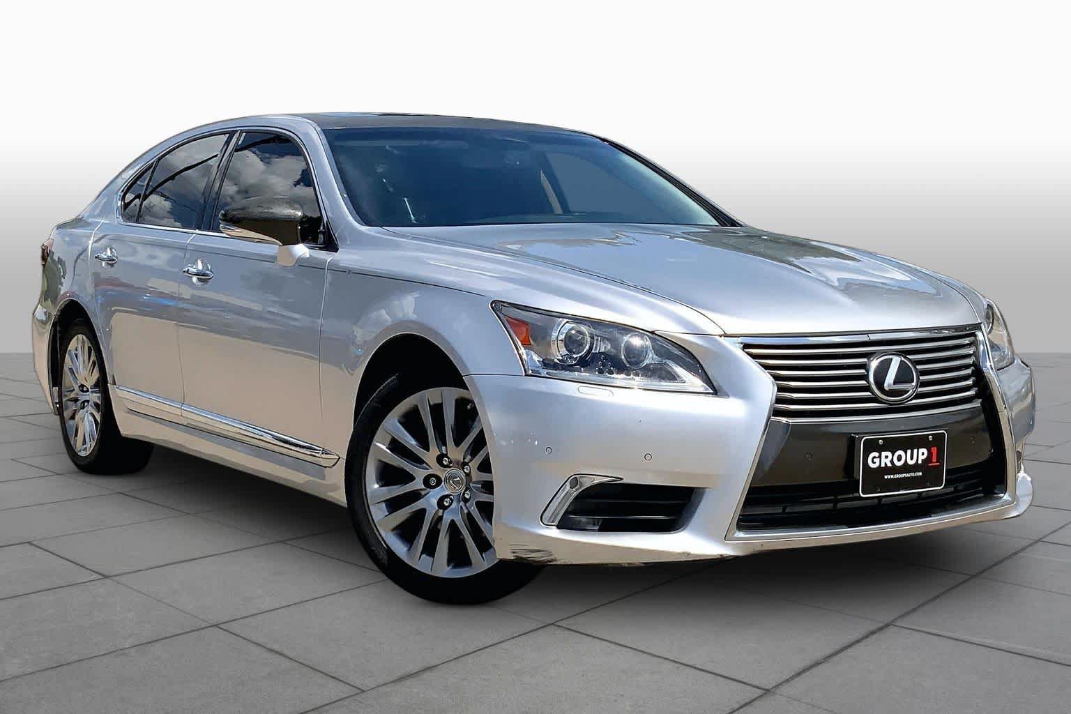Used 2015 Lexus LS 460 w/ Comfort Package RWD image 3