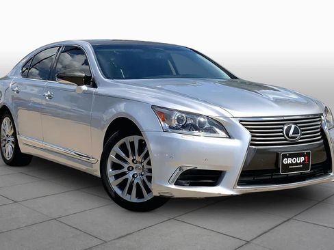 Used 2015 Lexus LS 460 w/ Comfort Package RWD image 3